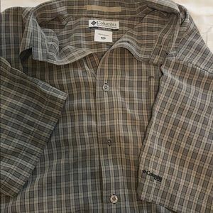 Men’s Columbia short sleeve pocket tee